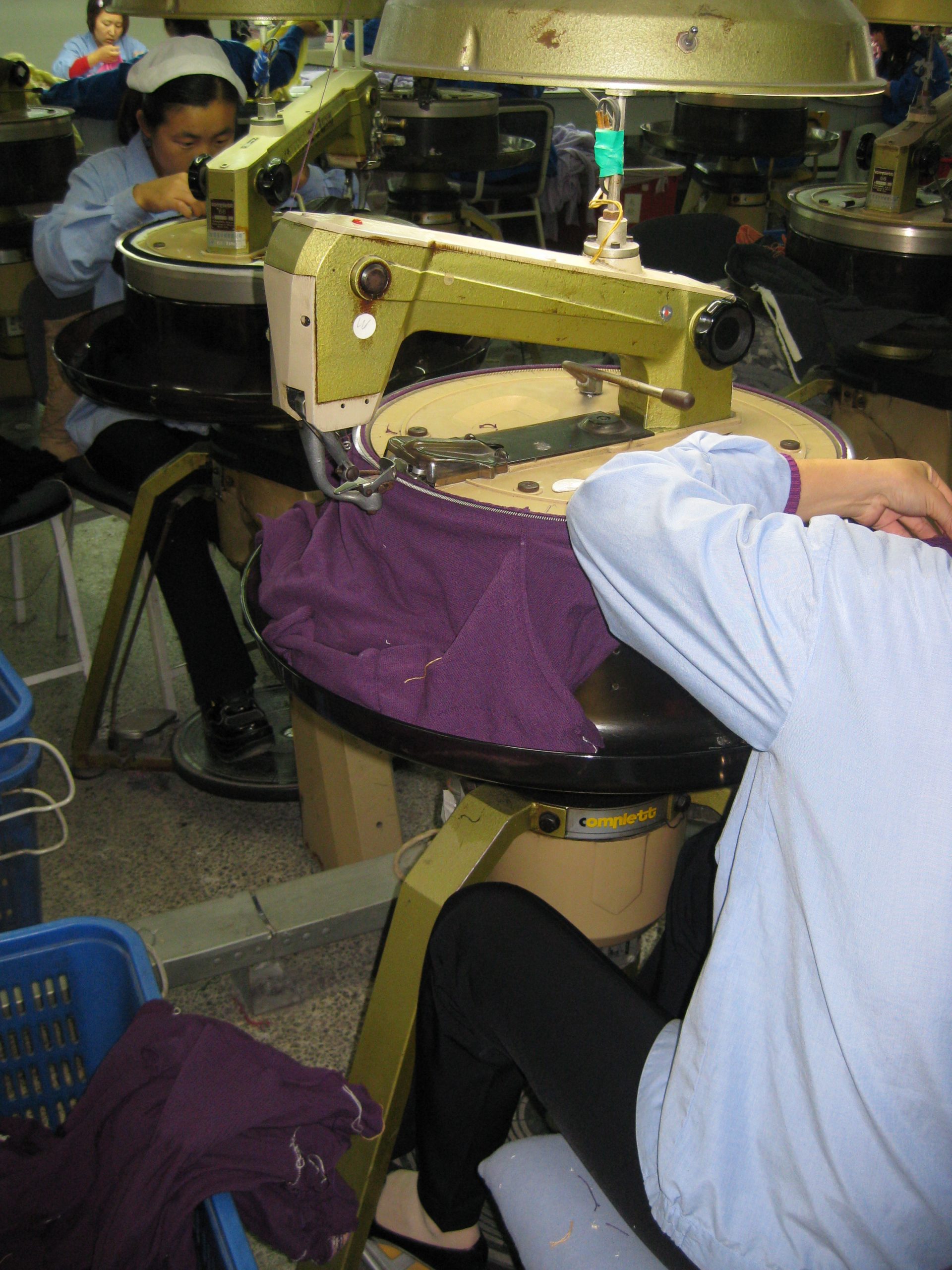 Linking machine for cashmere knitwear linking machine for cashmere knitwear